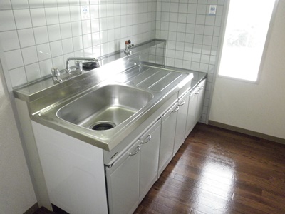 キッチン　広めのキッチンで料理しやすい。