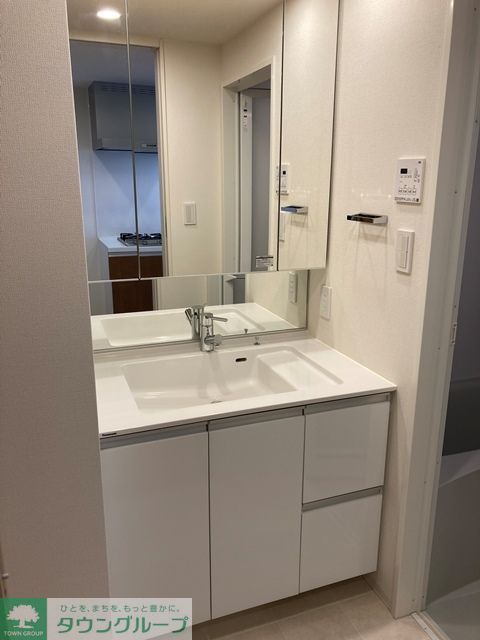 洗面設備　※写真は同タイプ住戸です。