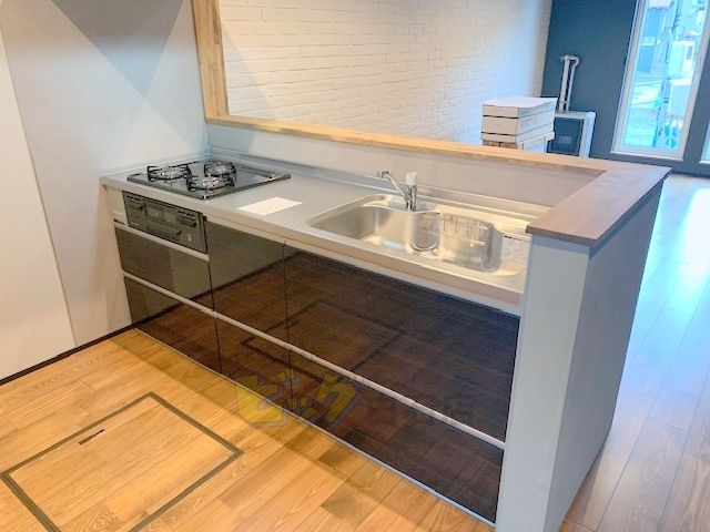 キッチン　人気の対面式システムキッチンです♪