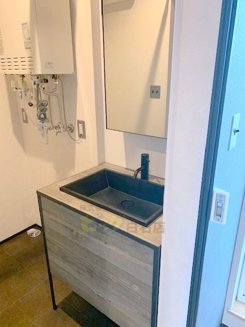 洗面設備　お洒落な洗面化粧台付きです♪