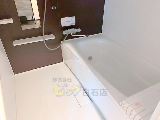 バス・シャワールーム　追焚機能付き広々１坪タイプのお風呂です♪