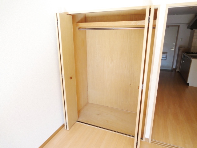 収納　同物件別号室の写真です。