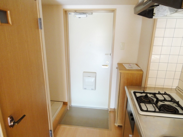 玄関　同物件別号室の写真です。