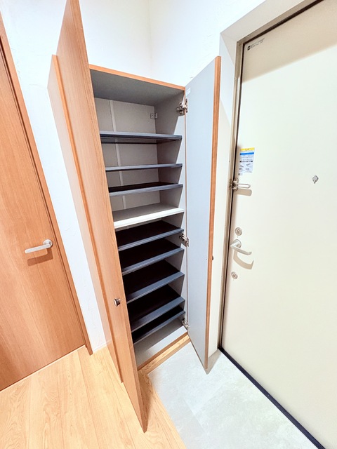 玄関　★トールタイプのシューズボックス★