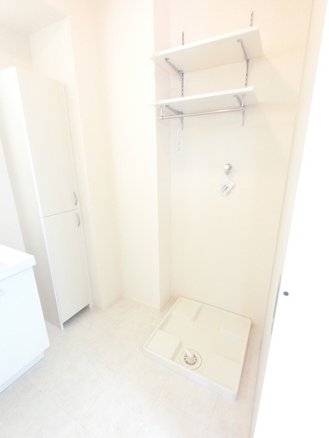 その他設備　洗濯機置き場です。防水パンあります。