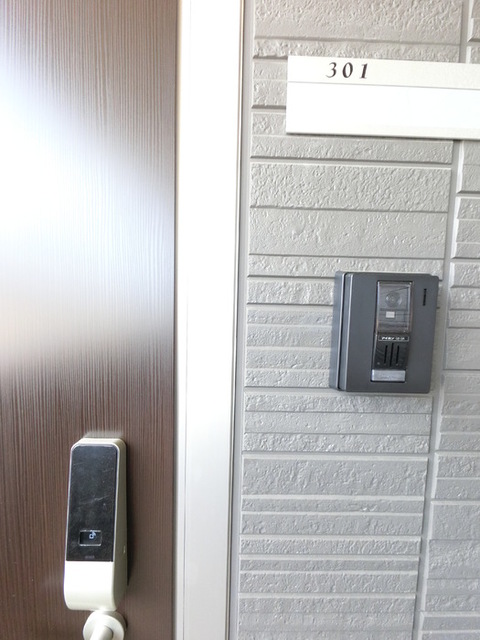 セキュリティ　カードキーは防犯性が高く、施錠・開錠がスムーズ