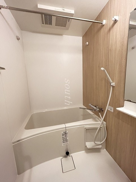バス・シャワールーム　浴室乾燥機付きのお風呂