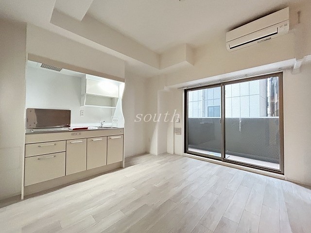 居室・リビング　洗練された清潔感漂う清楚な仕上がり