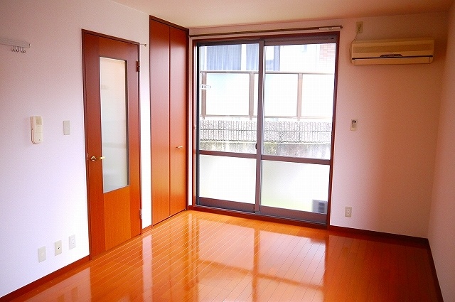 居室・リビング　使い勝手のいい洋室です