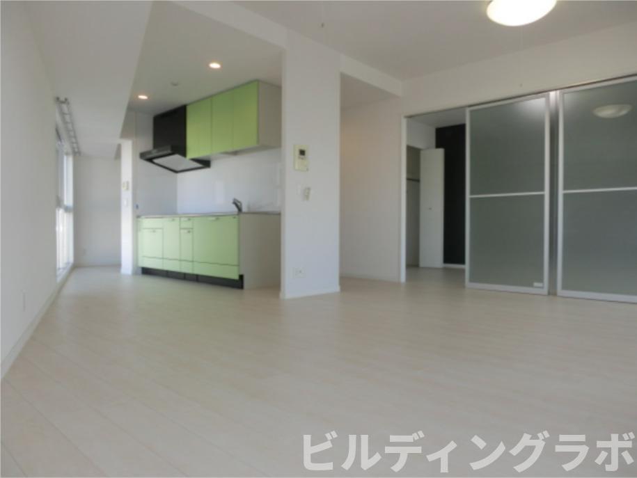 居室・リビング　別号室参考画像です。