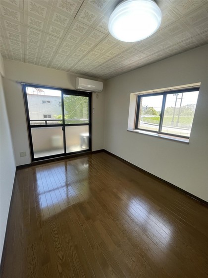 居室・リビング　※他号室の写真です