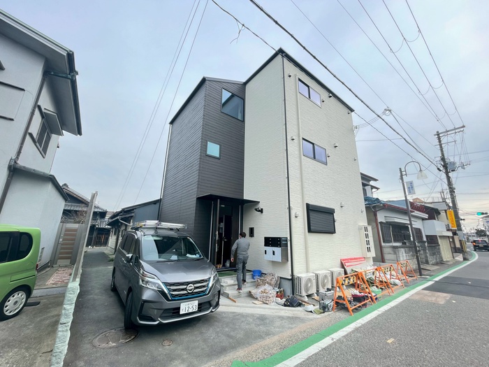 建物外観　建築中