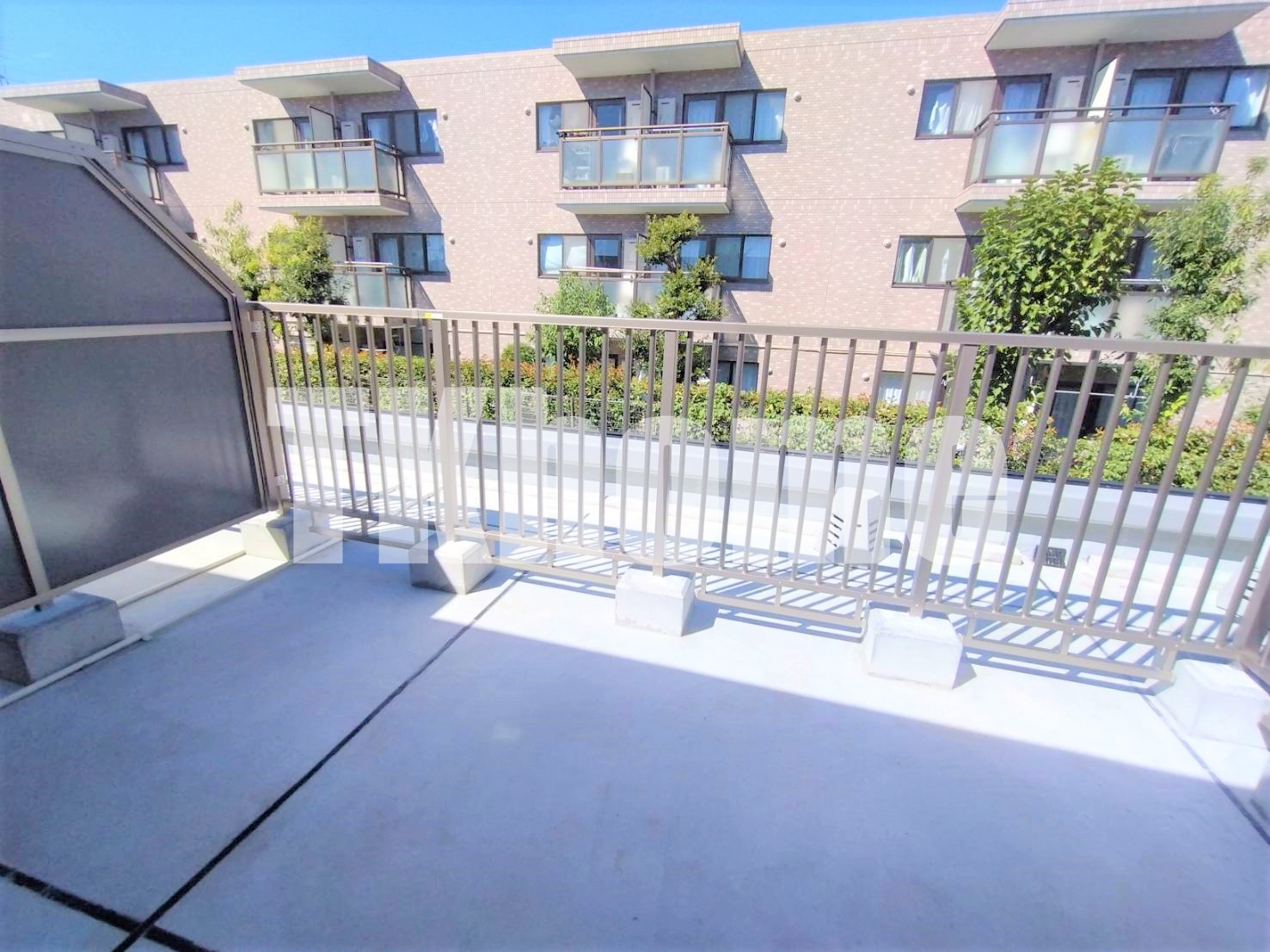 バルコニー　ルーフバルコニー