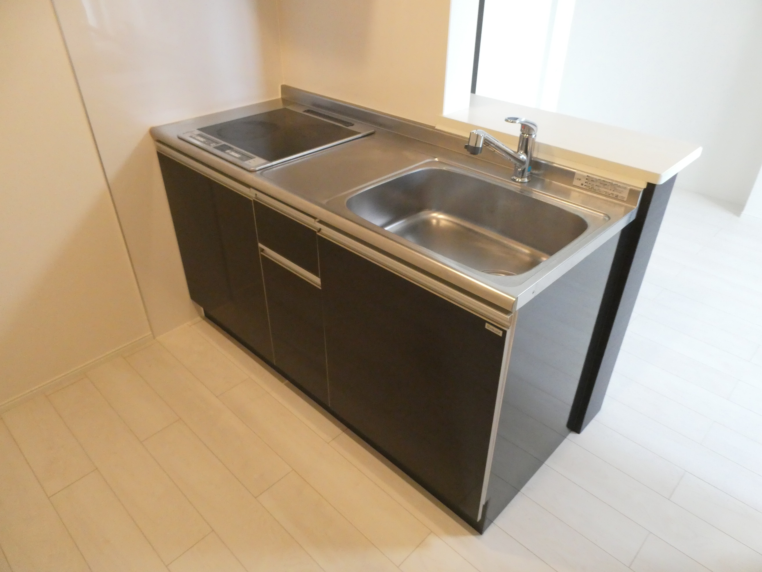 キッチン　※別部屋（同タイプ間取り）のものです。