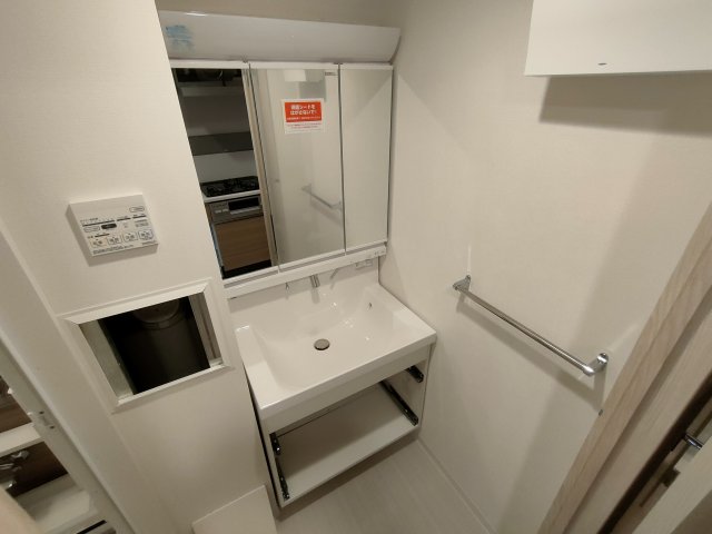 洗面設備　朝の身支度には欠かせない独立洗面化粧台