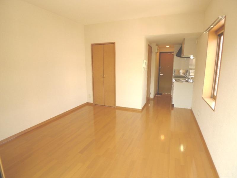 居室・リビング　洋室8帖☆