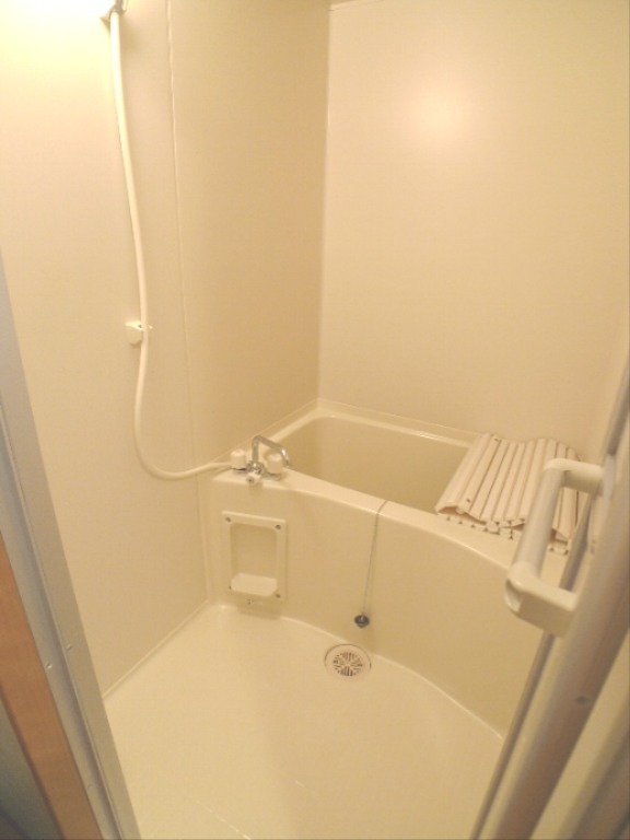 バス・シャワールーム　バス・トイレ別☆