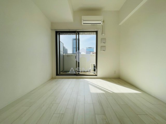 居室・リビング　同マンション別部屋参考写真