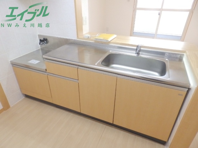 キッチン　同物件別室反転写真