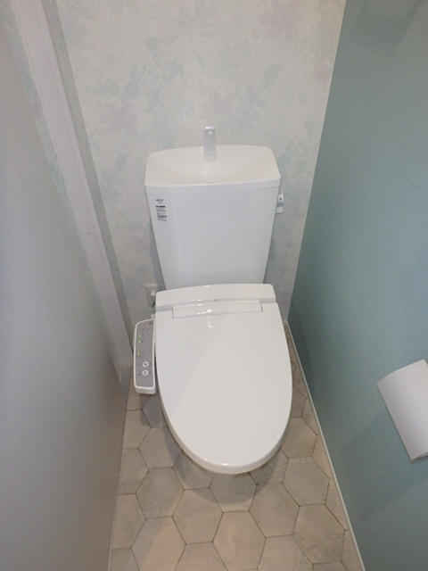 トイレ　シャワートイレ完備