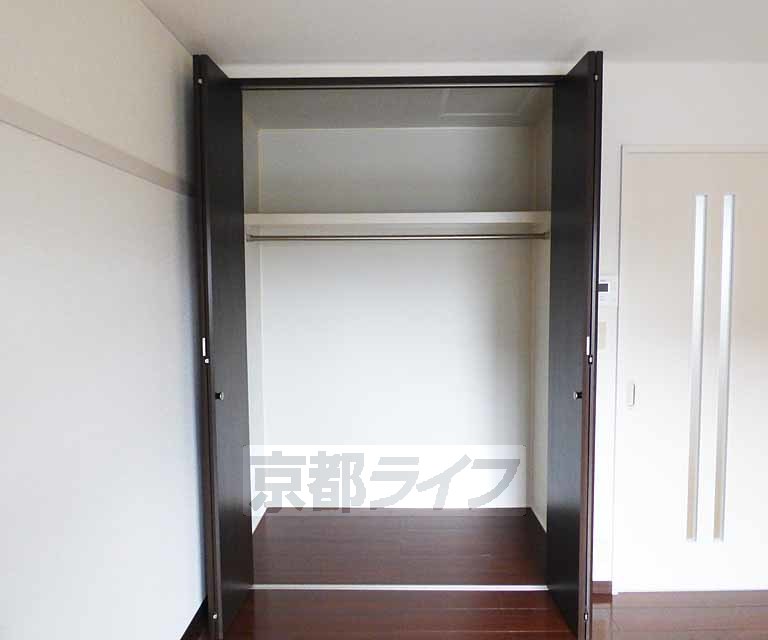 収納　広々とした収納です。