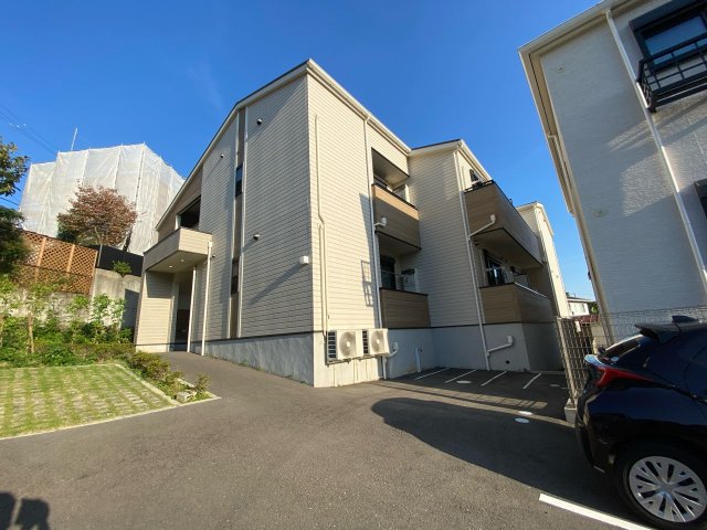 建物外観　オートロック付きで安心です♪