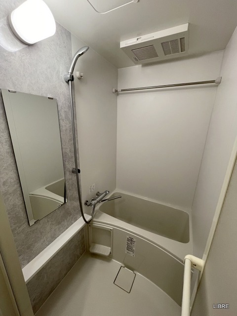 バス・シャワールーム　浴室乾燥機完備！