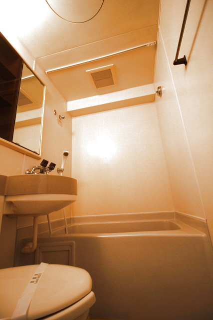 バス・シャワールーム　※写真は他号室です