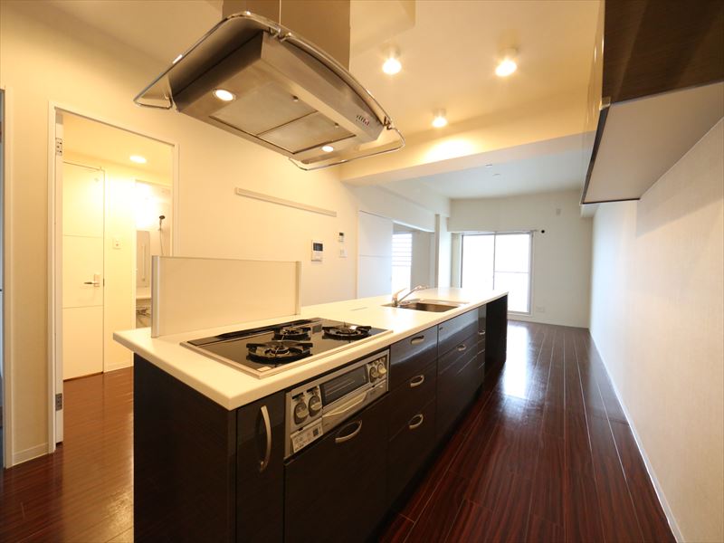 キッチン　アイランドキッチン（3口コンロ・グリル）