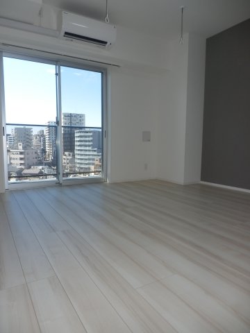 エントランス　落ち着いたエントランスです