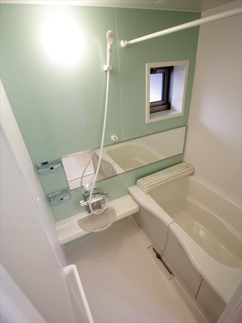 バス・シャワールーム　松山市南久米町　メゾンサブル　浴室