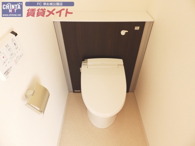 トイレ　同型タイプの写真です。