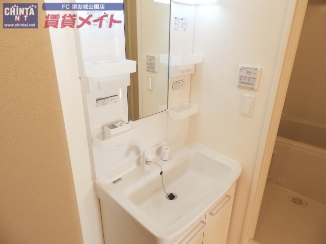 洗面設備　同型タイプの写真です。
