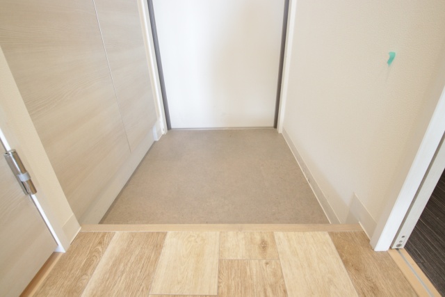 玄関　※別室の参考写真の為、現況優先です。