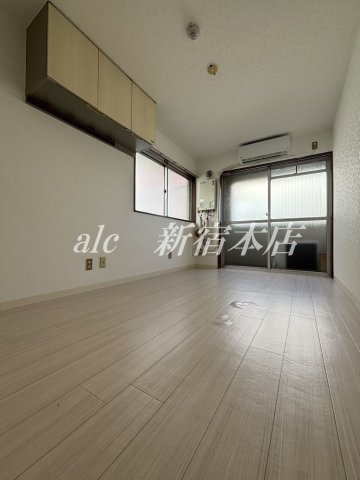 居室・リビング　※別部屋参考写真