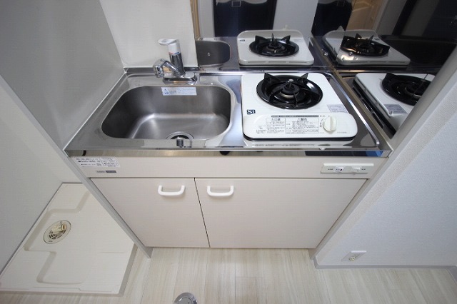 キッチン　同物件別号室のものです。