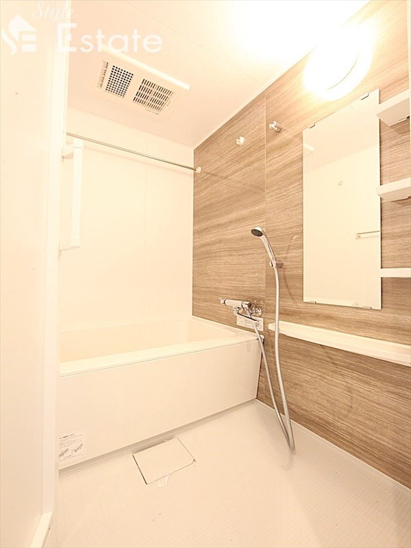 バス・シャワールーム　バスルーム