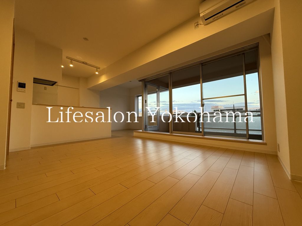 居室・リビング　エントランス