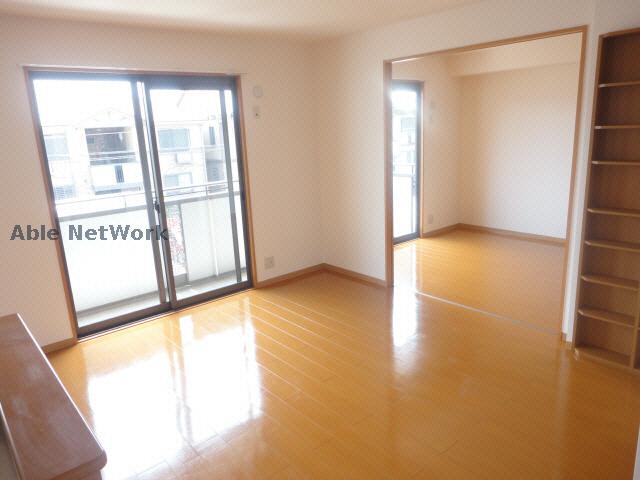 居室・リビング　※同物件別部屋の写真です。