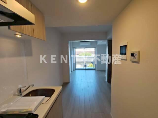 居室・リビング　こちらの居間で趣味の時間をお楽しみください