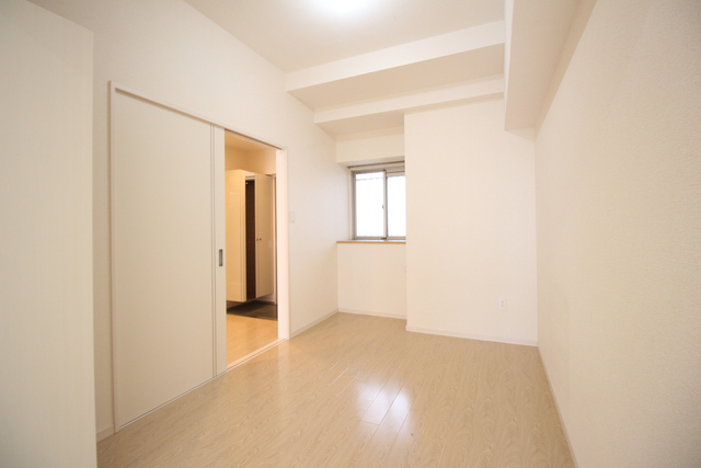 その他部屋・スペース　☆５．３帖の洋室です☆