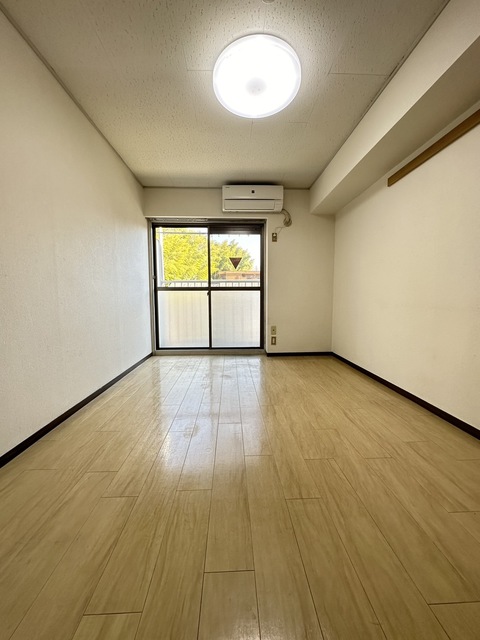 居室・リビング　別部屋参考写真です