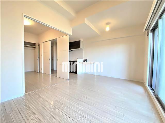 居室・リビング　反転タイプです