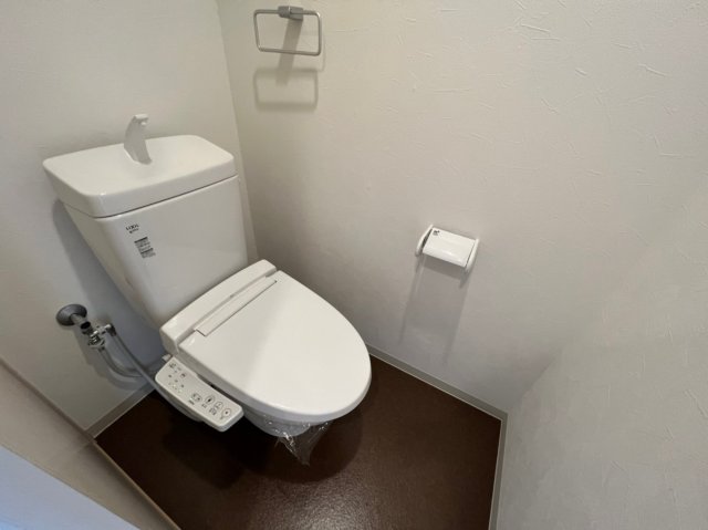 トイレ　BERG IZUMI ※同タイプ※