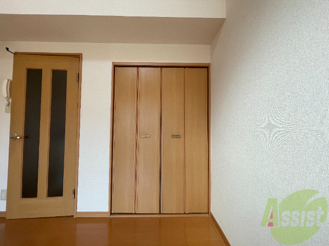 収納　収納です。扉が大きくて使いやすそう。