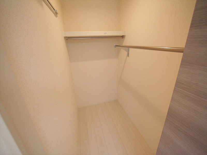 収納　ウォークインクローゼット（収納充実してます）