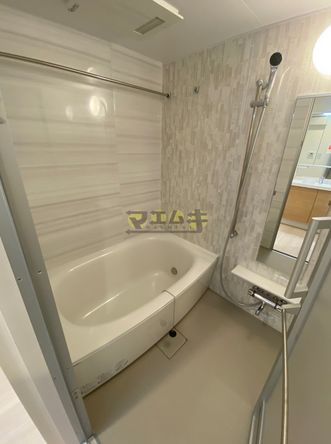 バス・シャワールーム　★浴室乾燥機付きバスルーム★