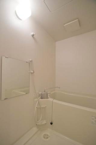 バス・シャワールーム　清潔感溢れるお風呂