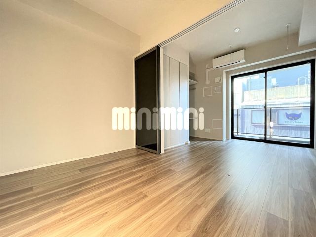 居室・リビング　別号室の参考写真