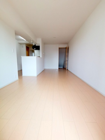 居室・リビング　南向きで明るいリビング